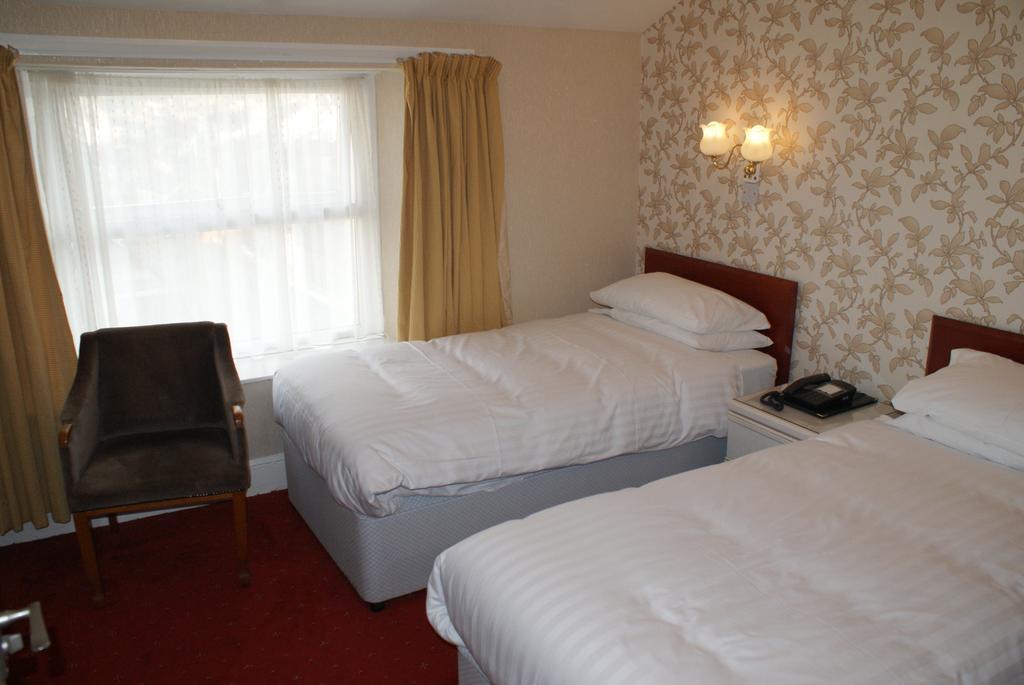 חלנדודנו Queens Lodge מראה חיצוני תמונה