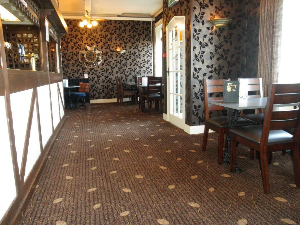 חלנדודנו Queens Lodge מראה חיצוני תמונה