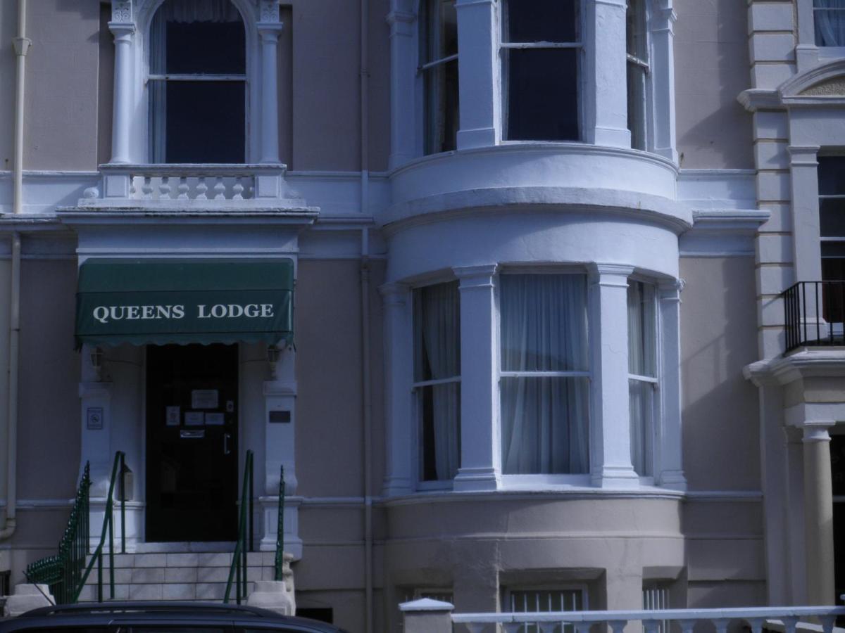 חלנדודנו Queens Lodge מראה חיצוני תמונה